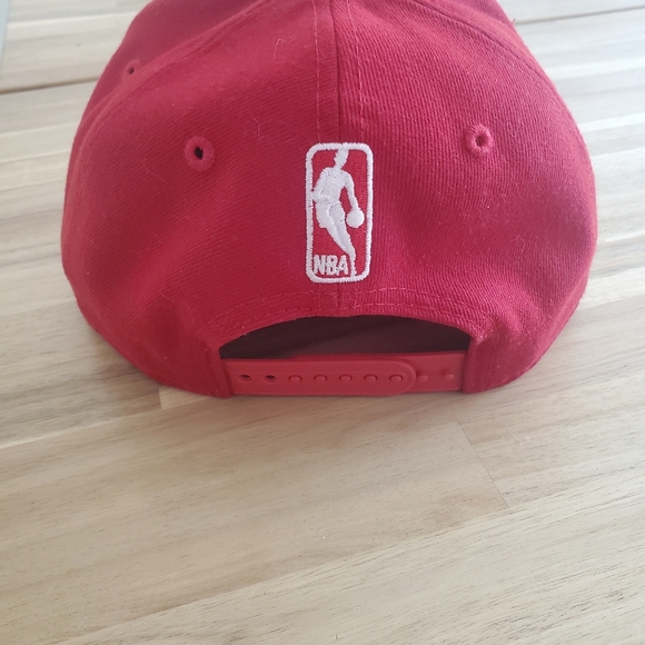 Red Lakers Snapback hat - Picture 2 of 3